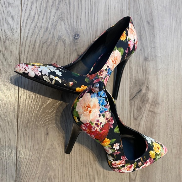 Floral print Guess high heels - Picture 2 of 7